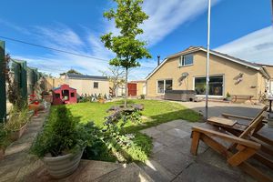 Gardens- click for photo gallery